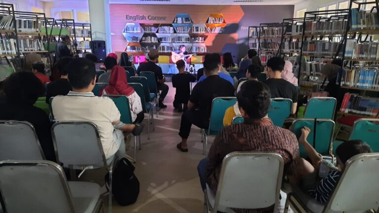 Resital Gitar Klasik di Perpustakaan Untirta Seperti Ensiklopedi yang Terbuka