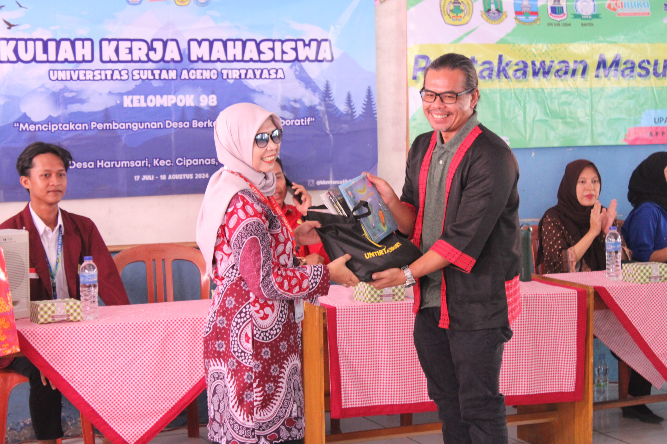 Kegiatan Literasi di SDN Harumsari : Perpustakaan Untirta Dorong Budaya Membaca